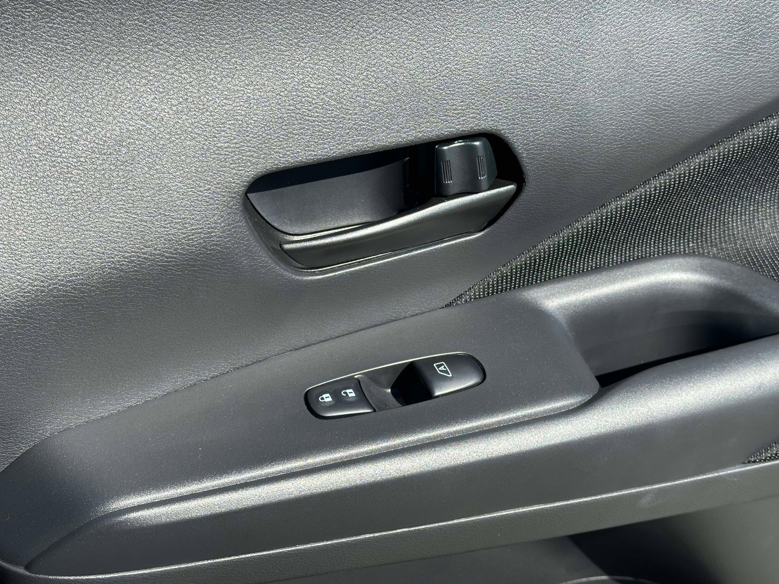 Used 2025 Nissan Kicks Play S image 25