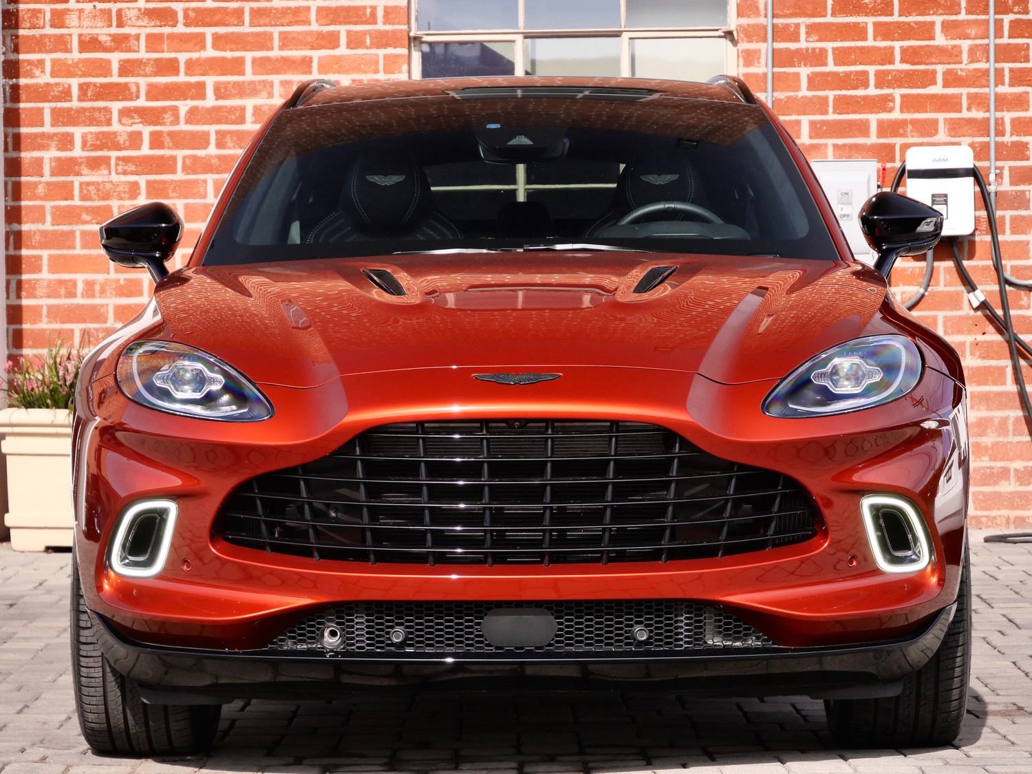 Used 2021 Aston Martin DBX AWD/4WD image 7