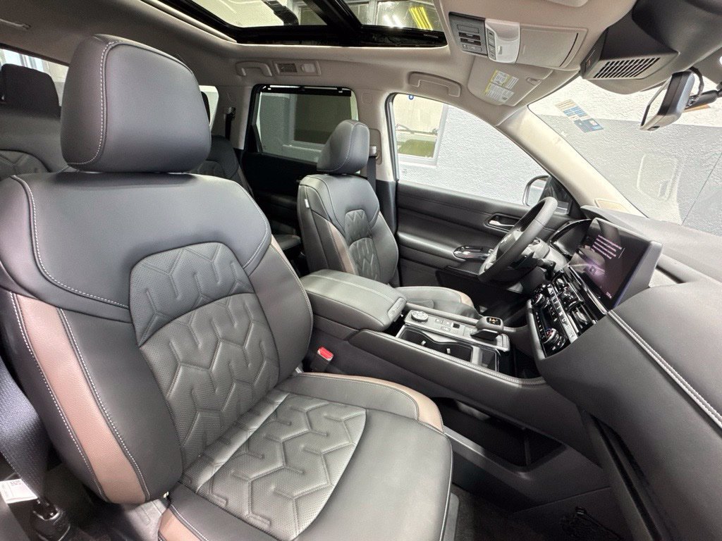 New 2026 Nissan Pathfinder Platinum AWD/4WD image 34
