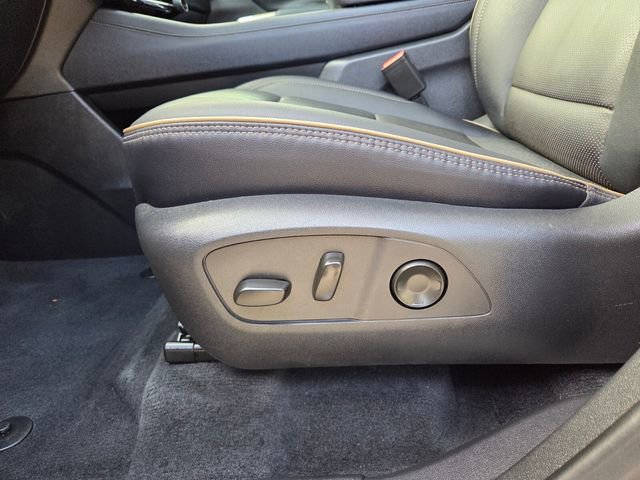 Used 2025 Chevrolet Traverse High Country FWD image 28