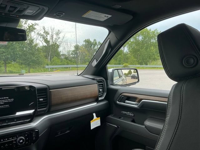 Used 2026 Chevrolet Silverado 1500 High Country w/ High Country Premium Package AWD/4WD image 29