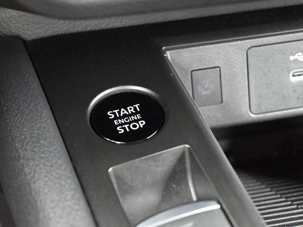 Used 2025 Nissan Kicks SV image 26