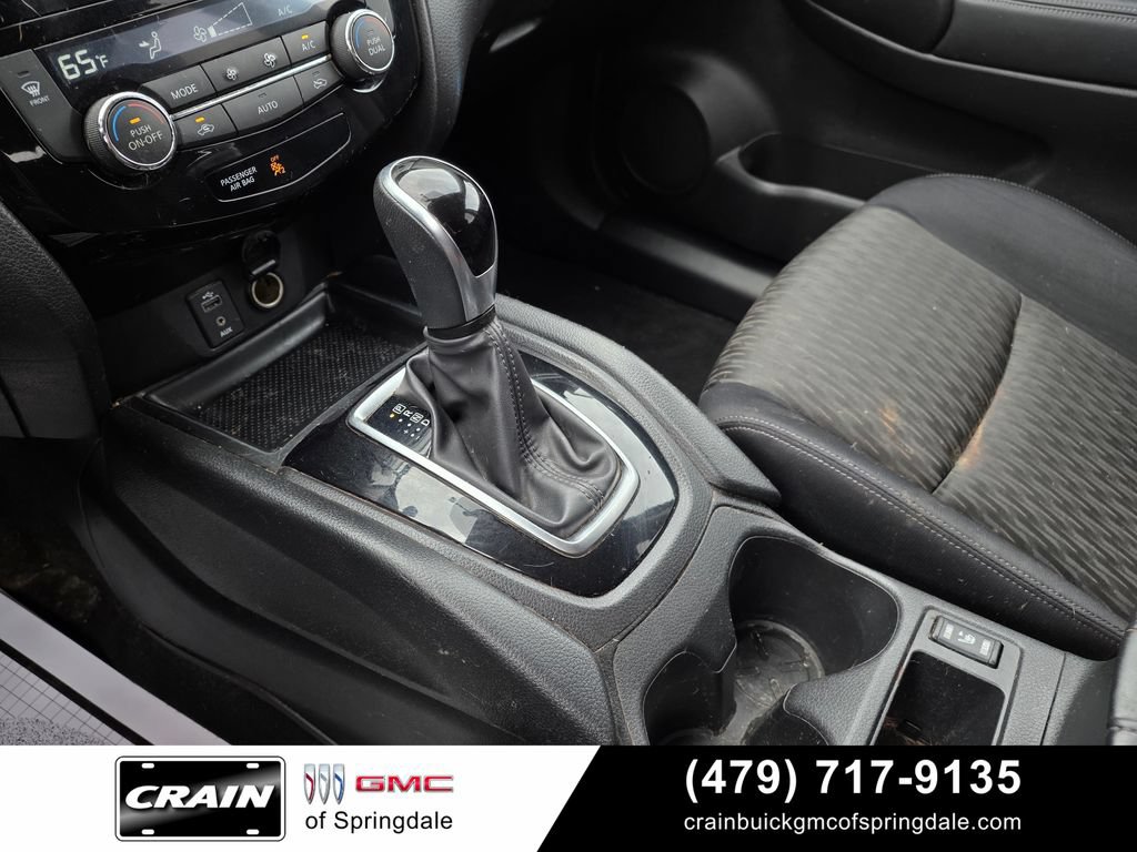 Used 2017 Nissan Rogue SV AWD/4WD image 17