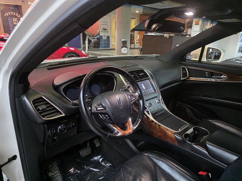 Used 2018 Lincoln MKX Select w/ Select Plus Package AWD/4WD image 22