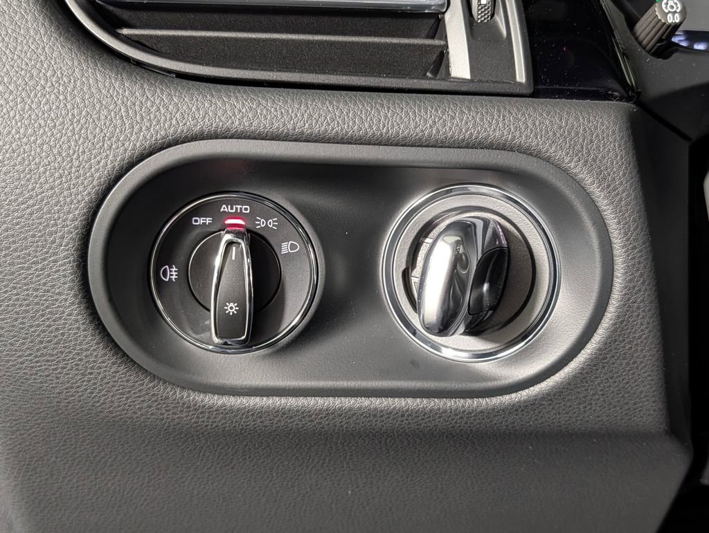 New 2026 Porsche Macan image 35