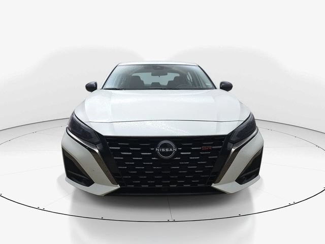 Used 2025 Nissan Altima 2.5 SR FWD image 11