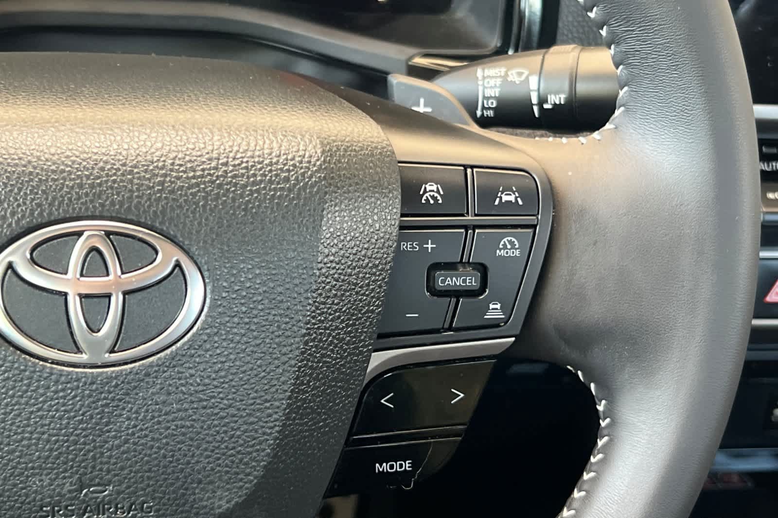 Used 2025 Toyota Camry SE FWD image 25