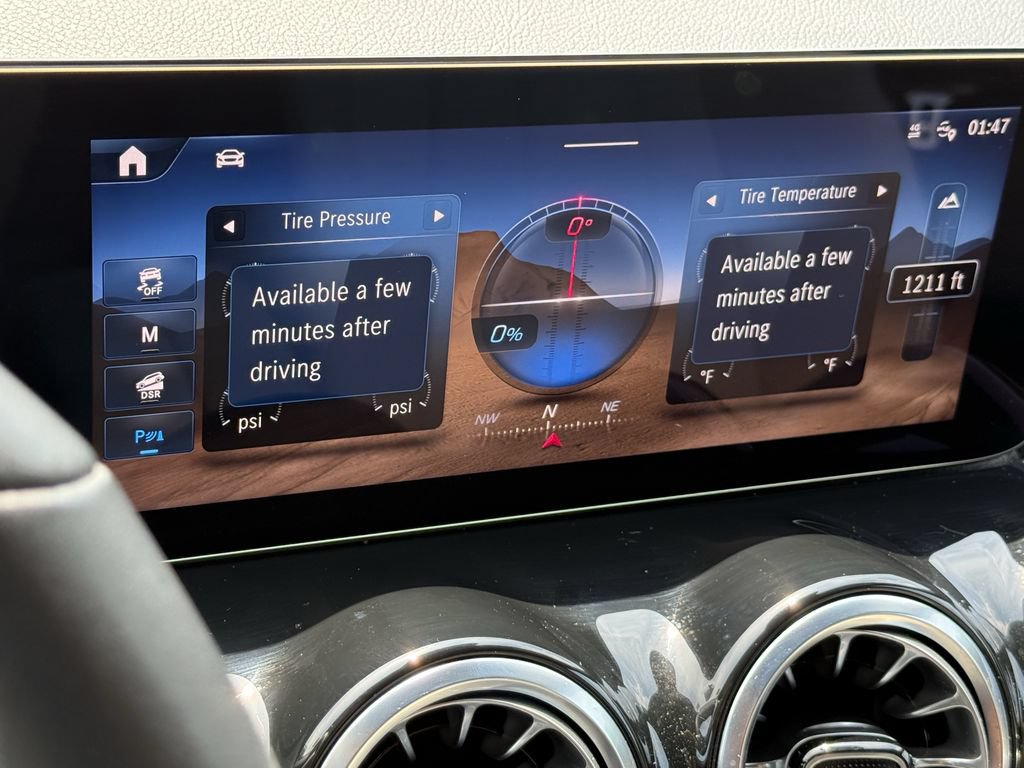 Certified 2025 Mercedes-Benz GLB 250 4MATIC image 27