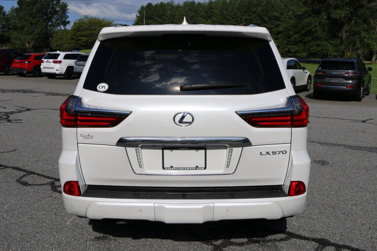 Used 2021 Lexus LX 570 4WD w/ Luxury Package image 4
