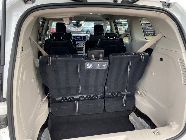 Used 2021 Chrysler Voyager Lxi image 24