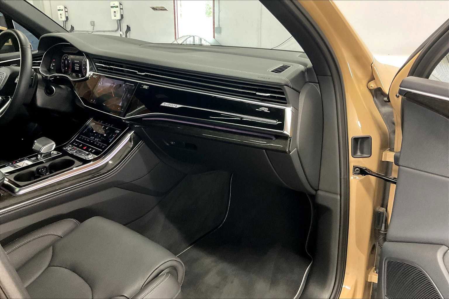 Used 2025 Audi Q7 3.0T Prestige image 18