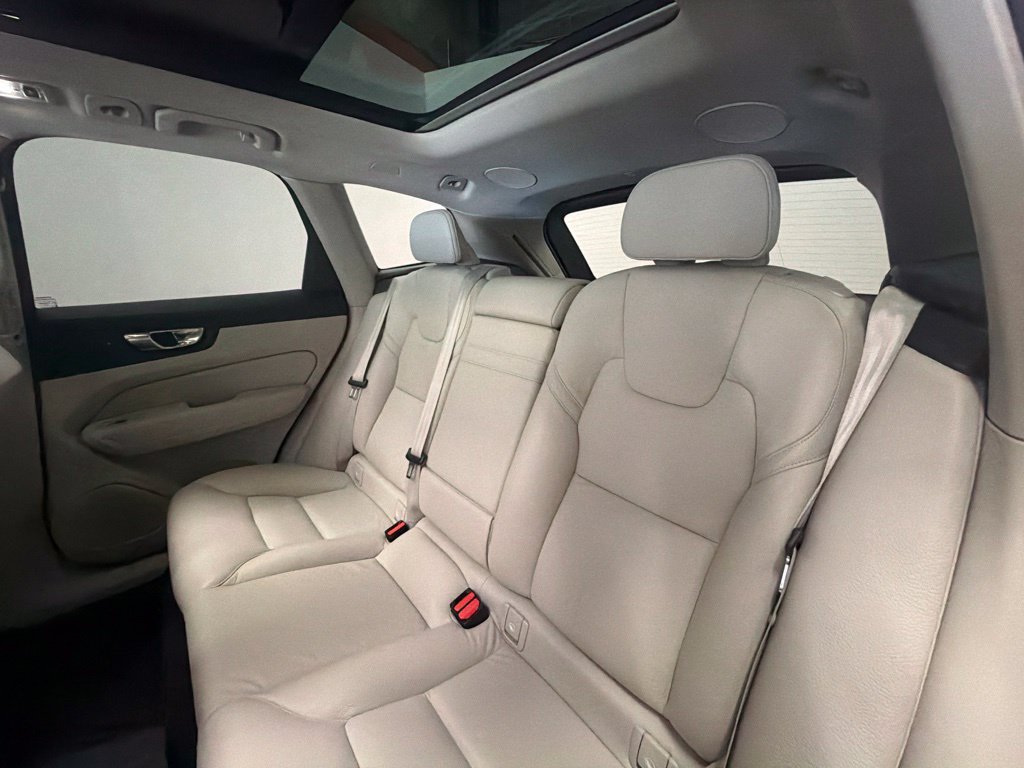 Used 2021 Volvo XC60 T8 Inscription Expression w/ Protection Package Premier AWD/4WD image 14