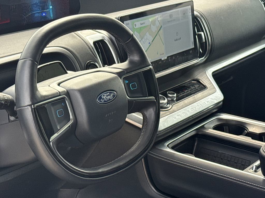 Used 2025 Ford Expedition Platinum AWD/4WD image 20