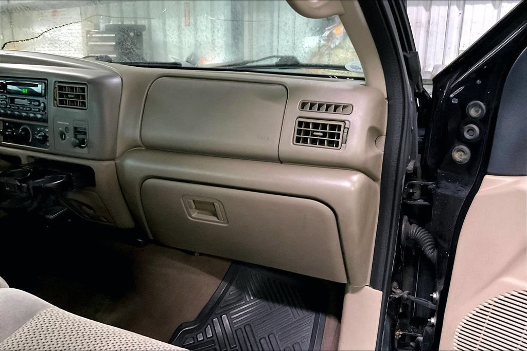 Used 2001 Ford F250 Lariat RWD image 16