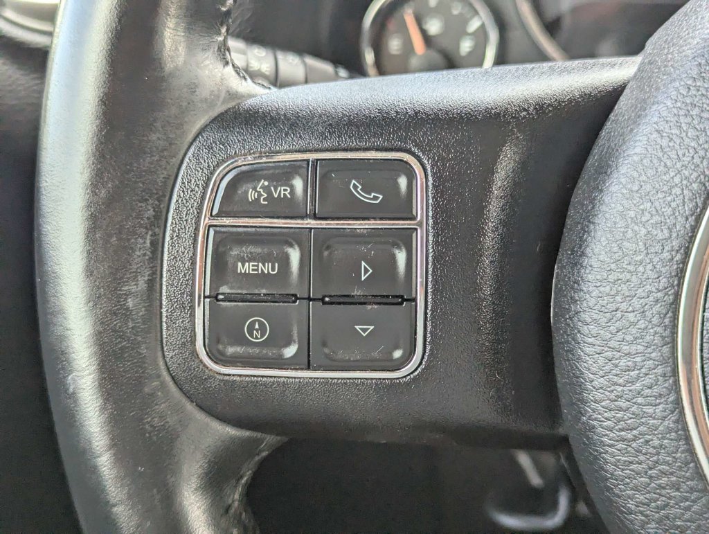 Used 2016 Jeep Wrangler Unlimited Rubicon w/ Connectivity Group AWD/4WD image 24