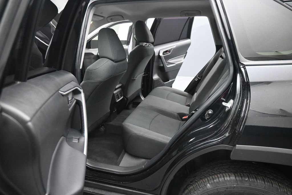 Used 2023 Toyota RAV4 LE FWD image 16