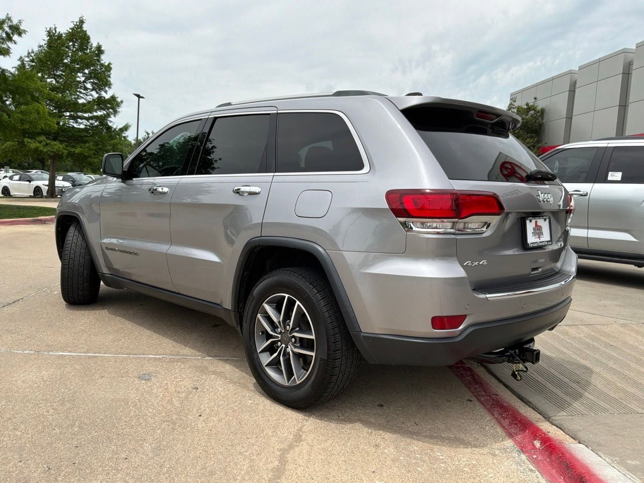 Used 2021 Jeep Grand Cherokee Limited AWD/4WD image 8