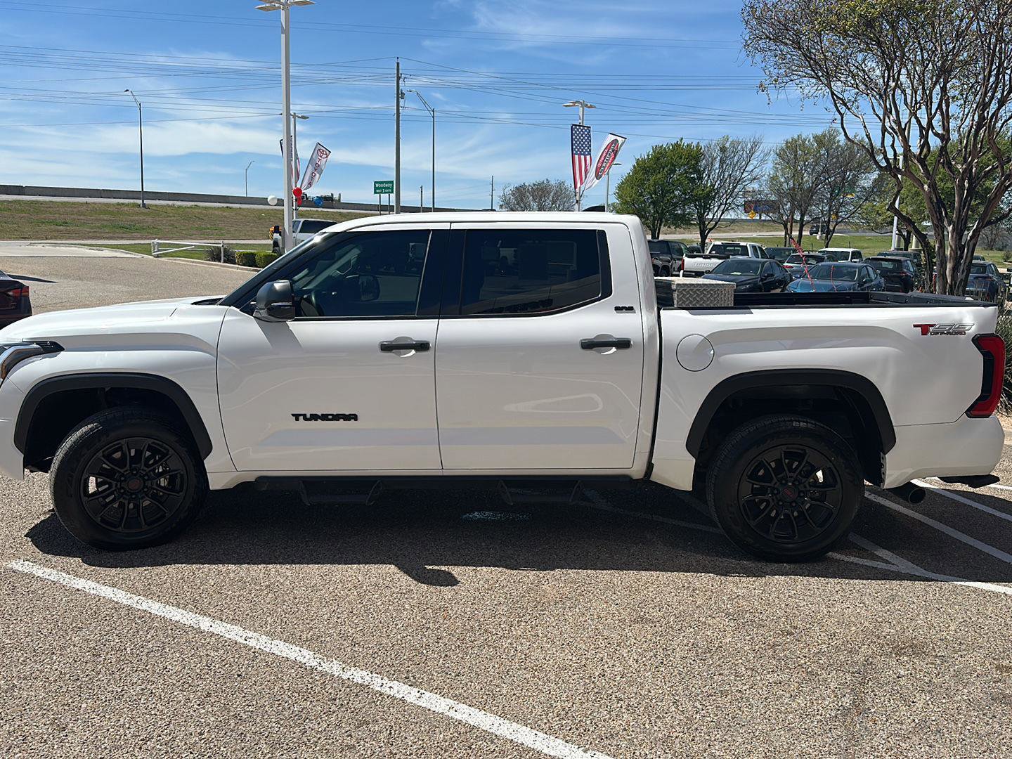 Used 2023 Toyota Tundra SR5 w/ SR5 Convenience Package AWD/4WD image 6