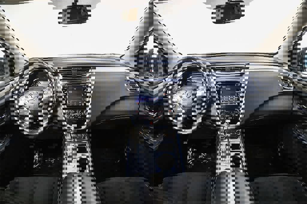 Used 2018 Nissan Murano SV image 11