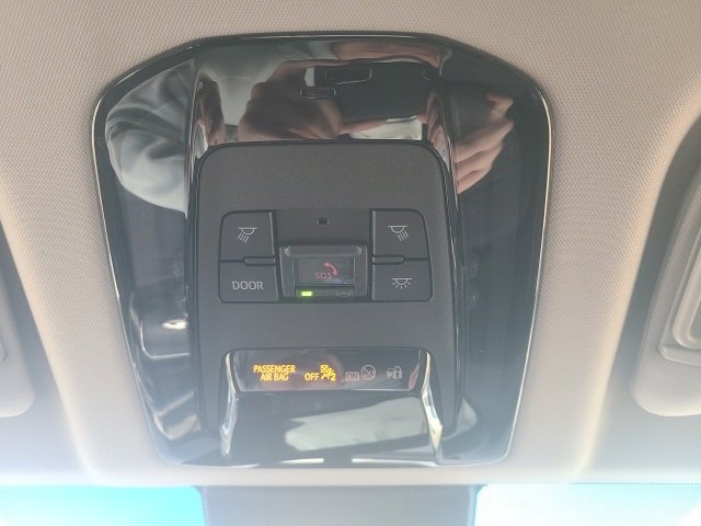 Used 2022 Toyota Venza LE image 30