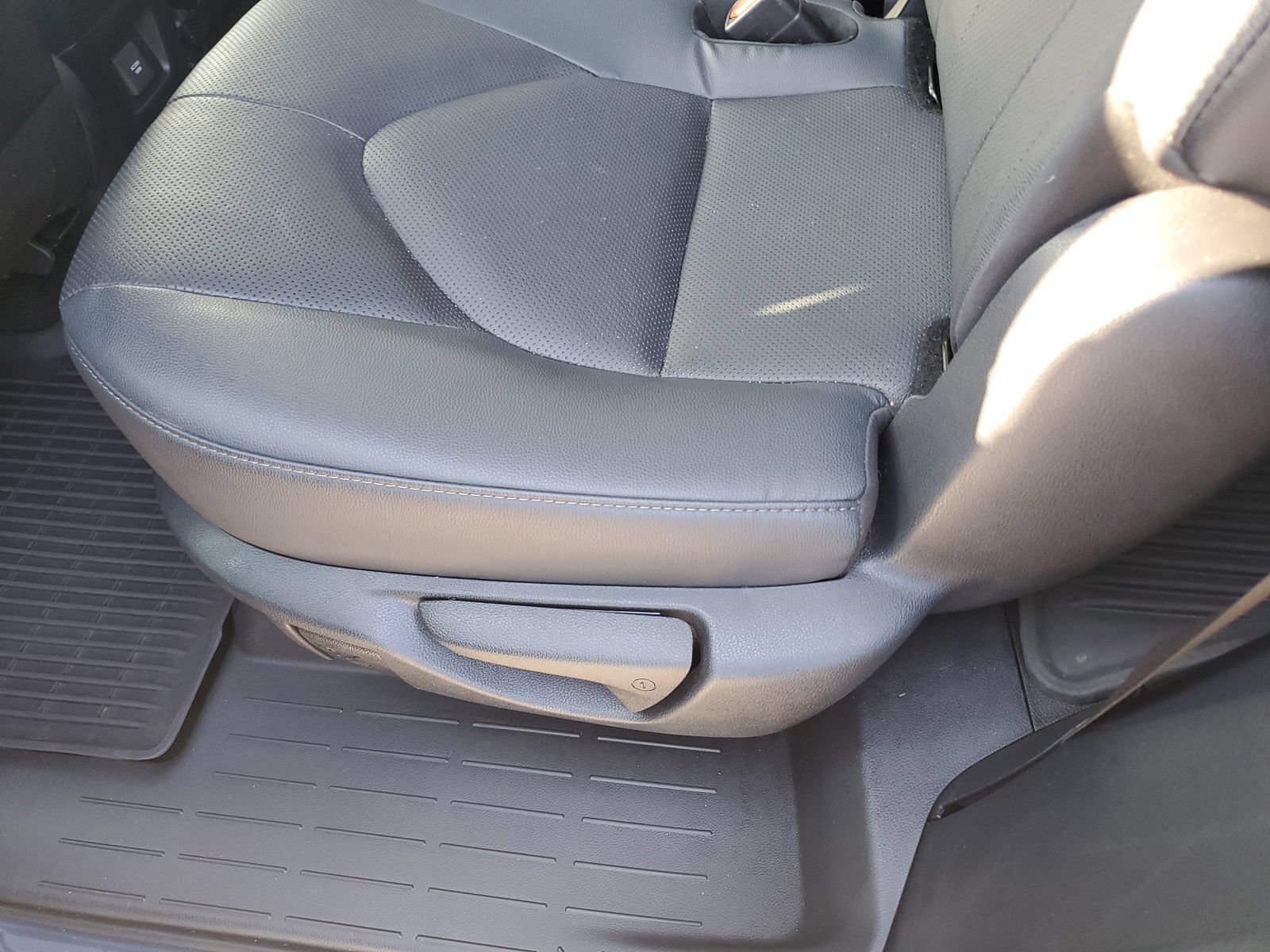 Used 2024 Toyota Grand Highlander AWD image 16