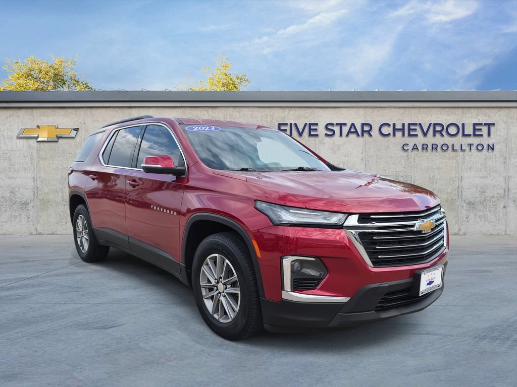 Used 2023 Chevrolet Traverse LT FWD image 1