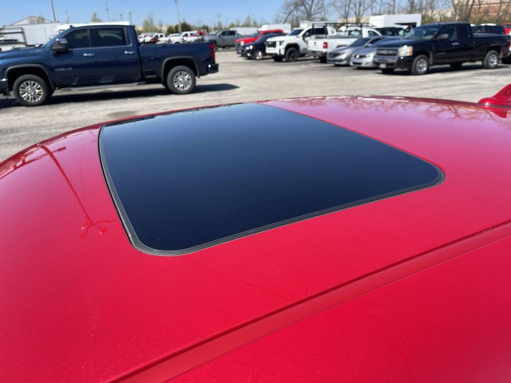 Used 2017 Dodge Challenger R/T Plus image 4