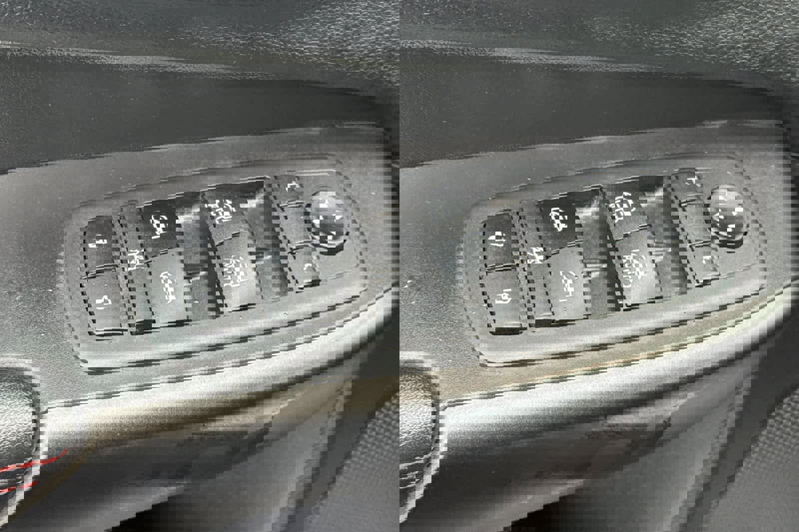 Used 2020 Jeep Cherokee Trailhawk image 13