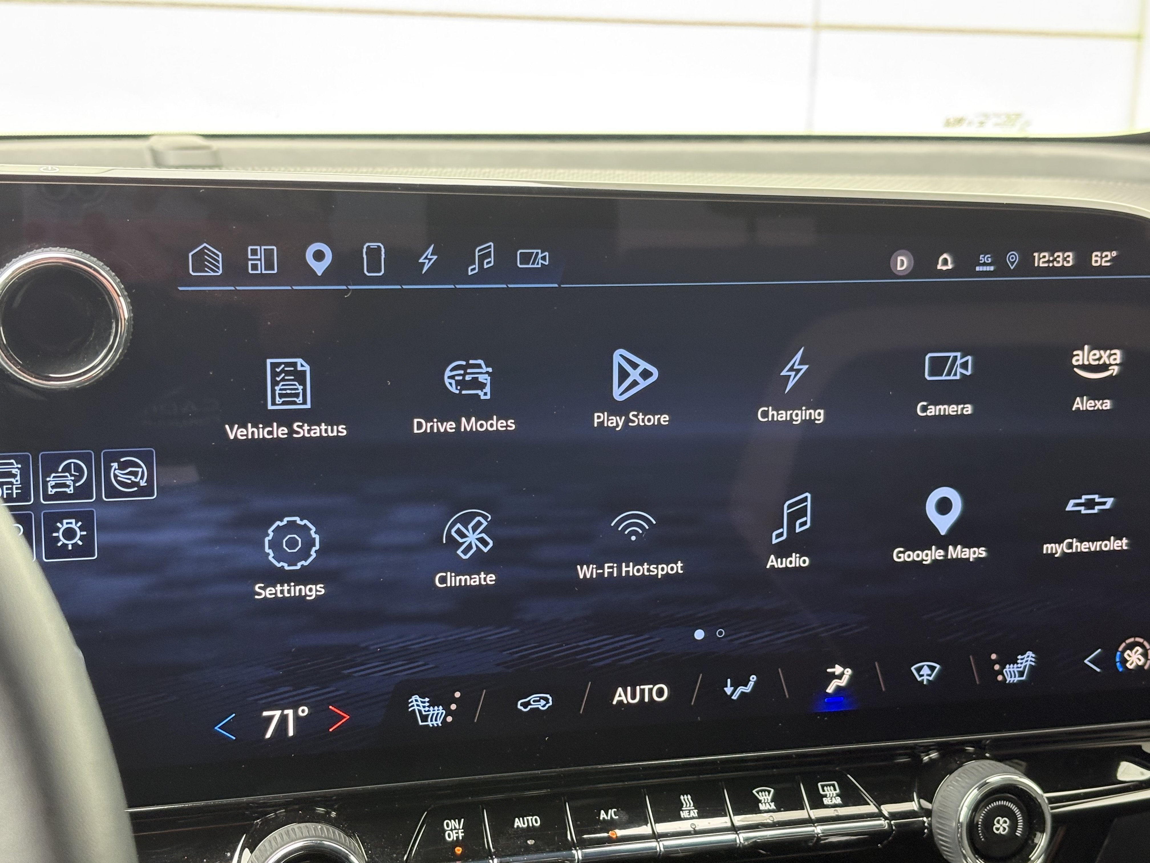 Used 2024 Chevrolet Blazer EV LT AWD/4WD image 22