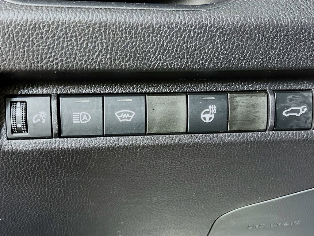 Used 2025 Toyota RAV4 XLE Premium AWD/4WD image 13