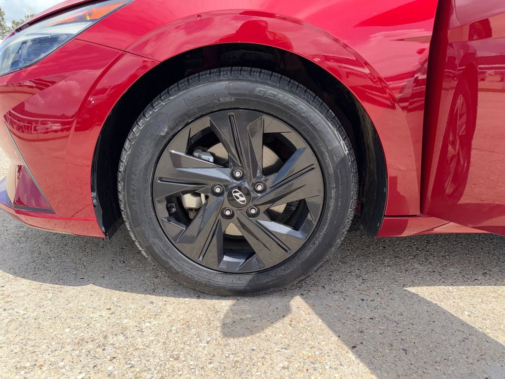 Used 2023 Hyundai Elantra SEL w/ Cargo Package image 27