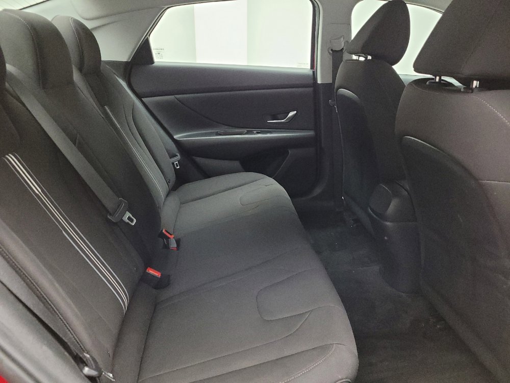 Used 2023 Hyundai Elantra SEL w/ Convenience Package FWD image 19