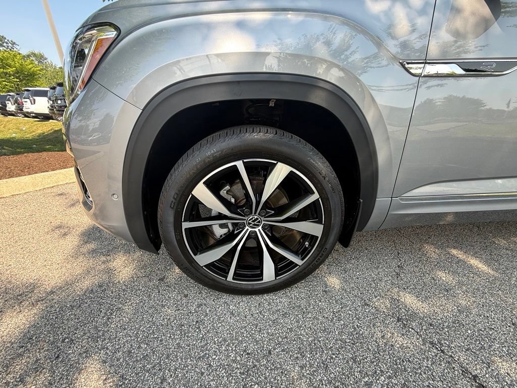 Used 2024 Volkswagen Atlas SEL Premium R-Line AWD/4WD image 37