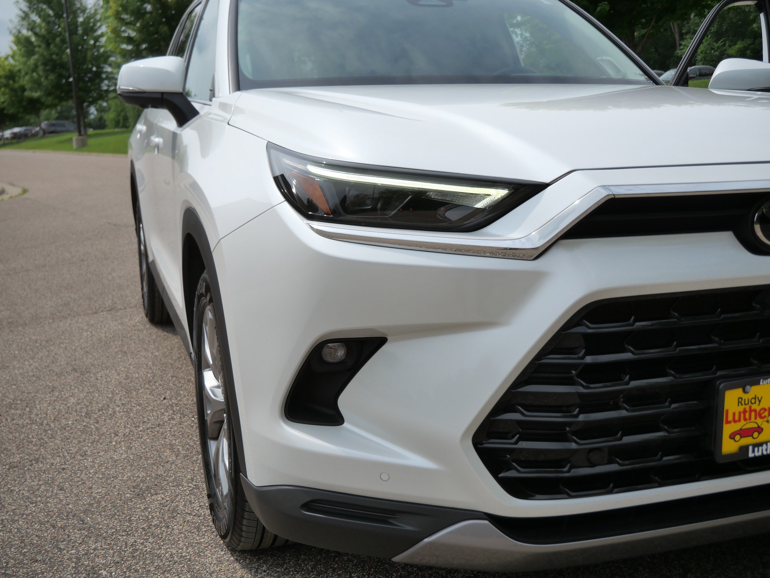Certified 2024 Toyota Grand Highlander AWD image 17
