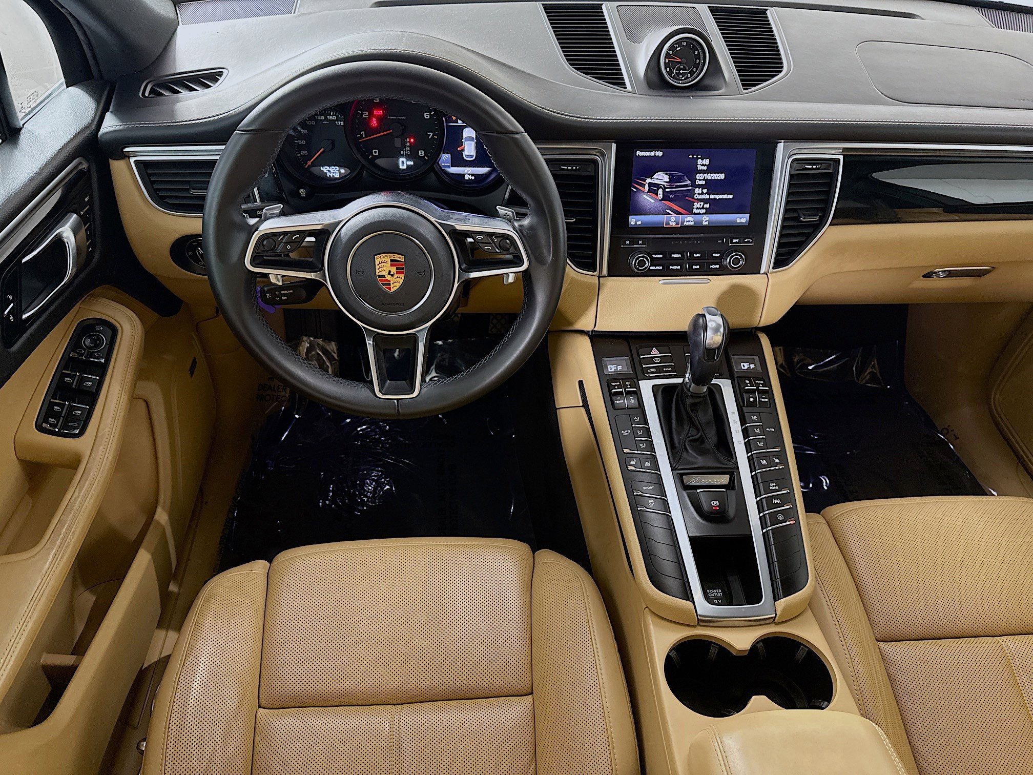 Used 2018 Porsche Macan image 17