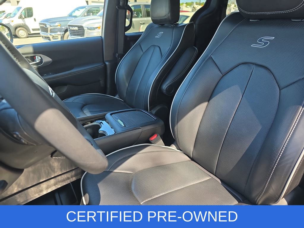Used 2025 Chrysler Pacifica Limited FWD image 15