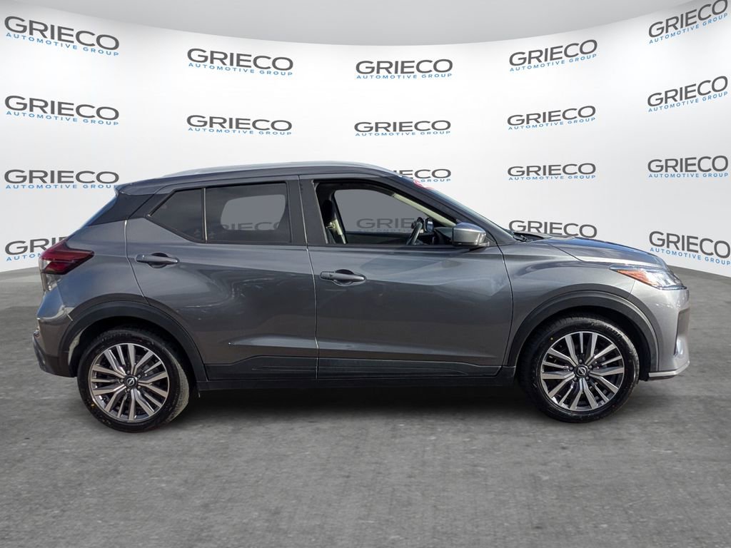 Used 2023 Nissan Kicks SV image 8