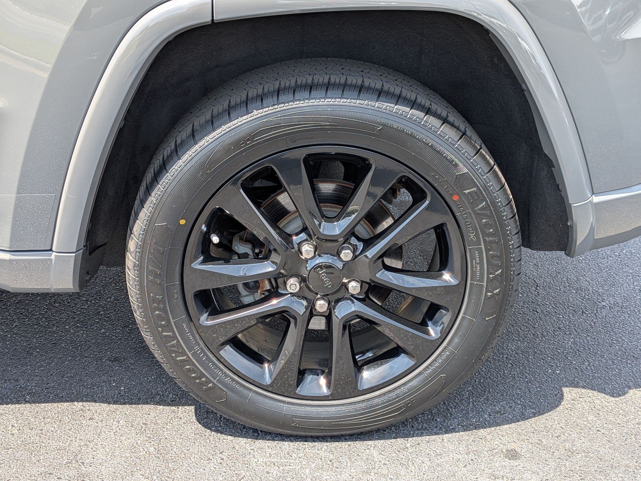 Used 2019 Jeep Grand Cherokee Altitude AWD/4WD image 9