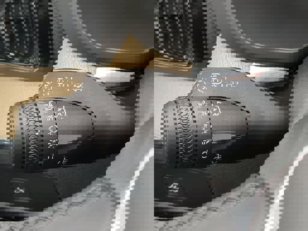 Certified 2026 Volvo XC60 B5 Plus w/ Protection Package Premier image 25