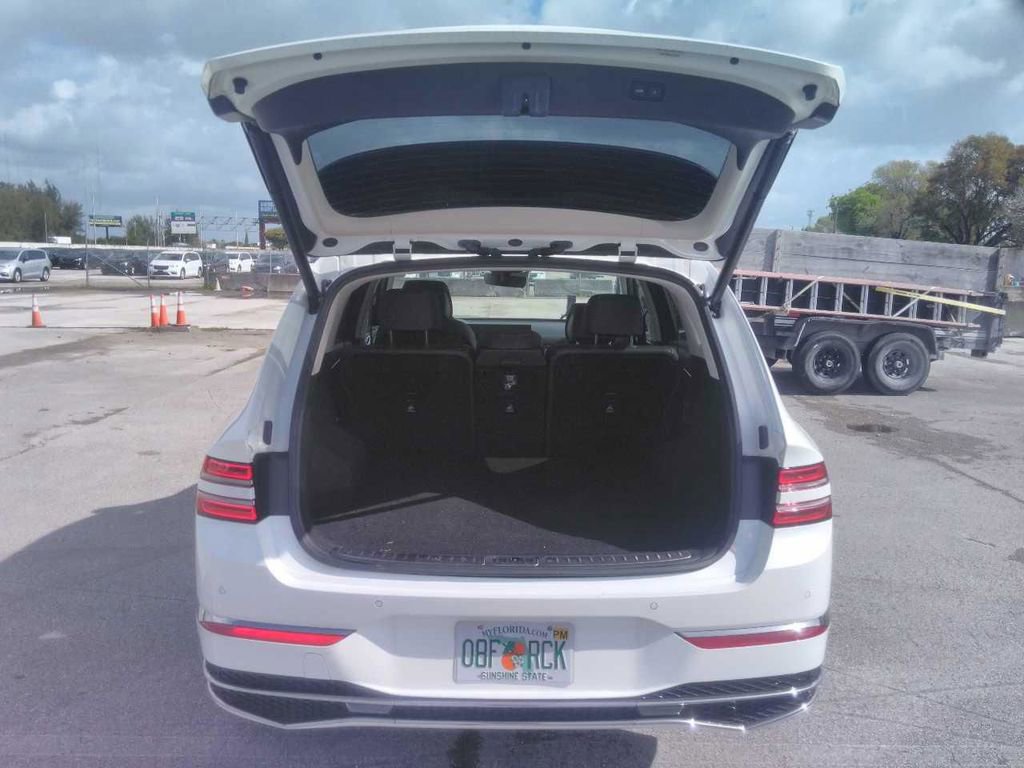 Used 2025 Genesis GV80 2.5T Standard AWD/4WD image 4