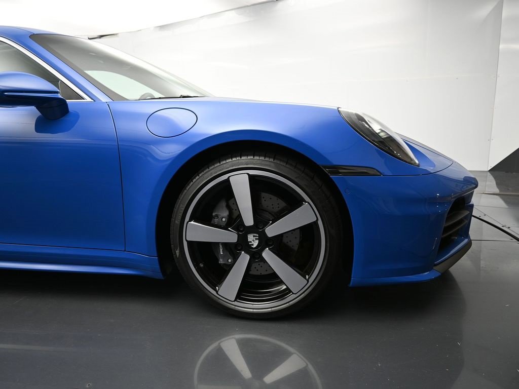 Used 2025 Porsche 911 Carrera image 19