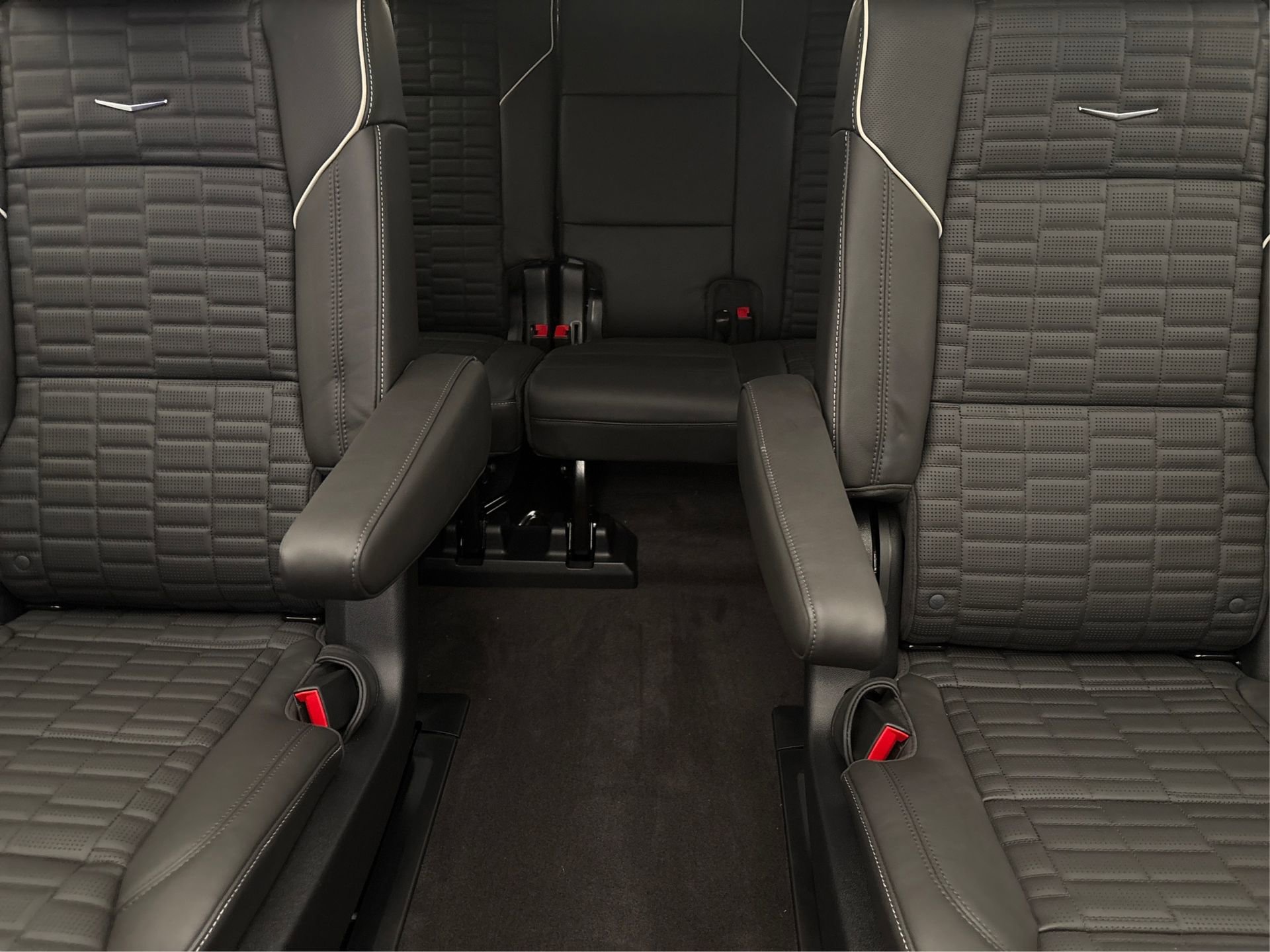 New 2025 Cadillac Escalade ESV Sport Platinum image 17