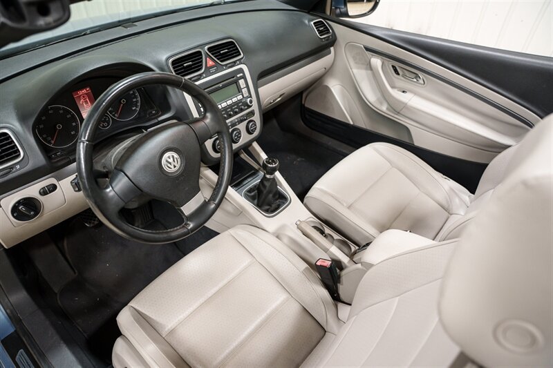Used 2009 Volkswagen Eos Komfort FWD image 9