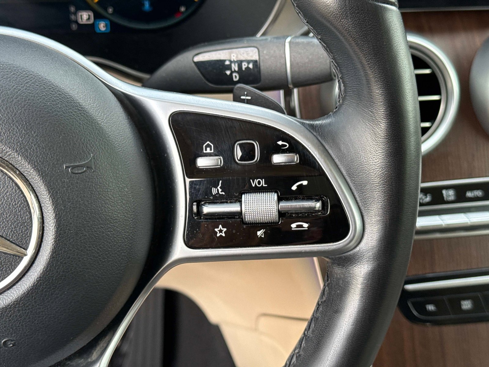 Used 2022 Mercedes-Benz GLC 300 4MATIC w/ Premium Package Lite image 30