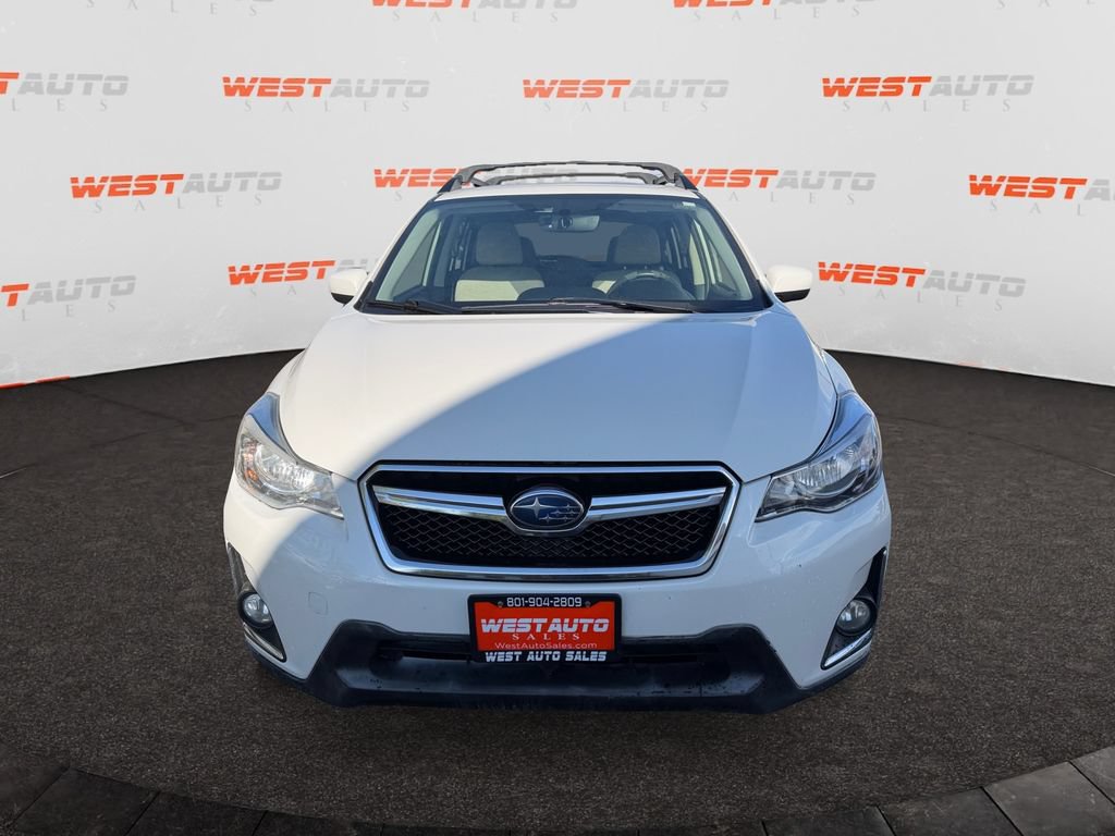 Used 2017 Subaru Crosstrek 2.0i Premium w/ Moonroof Package AWD/4WD image 8