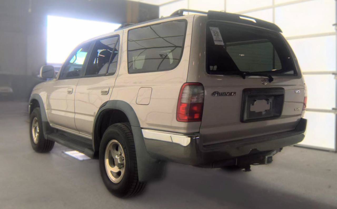 Used 2000 Toyota 4Runner SR5 w/ Upgrade Value Pkg 2 RWD image 8
