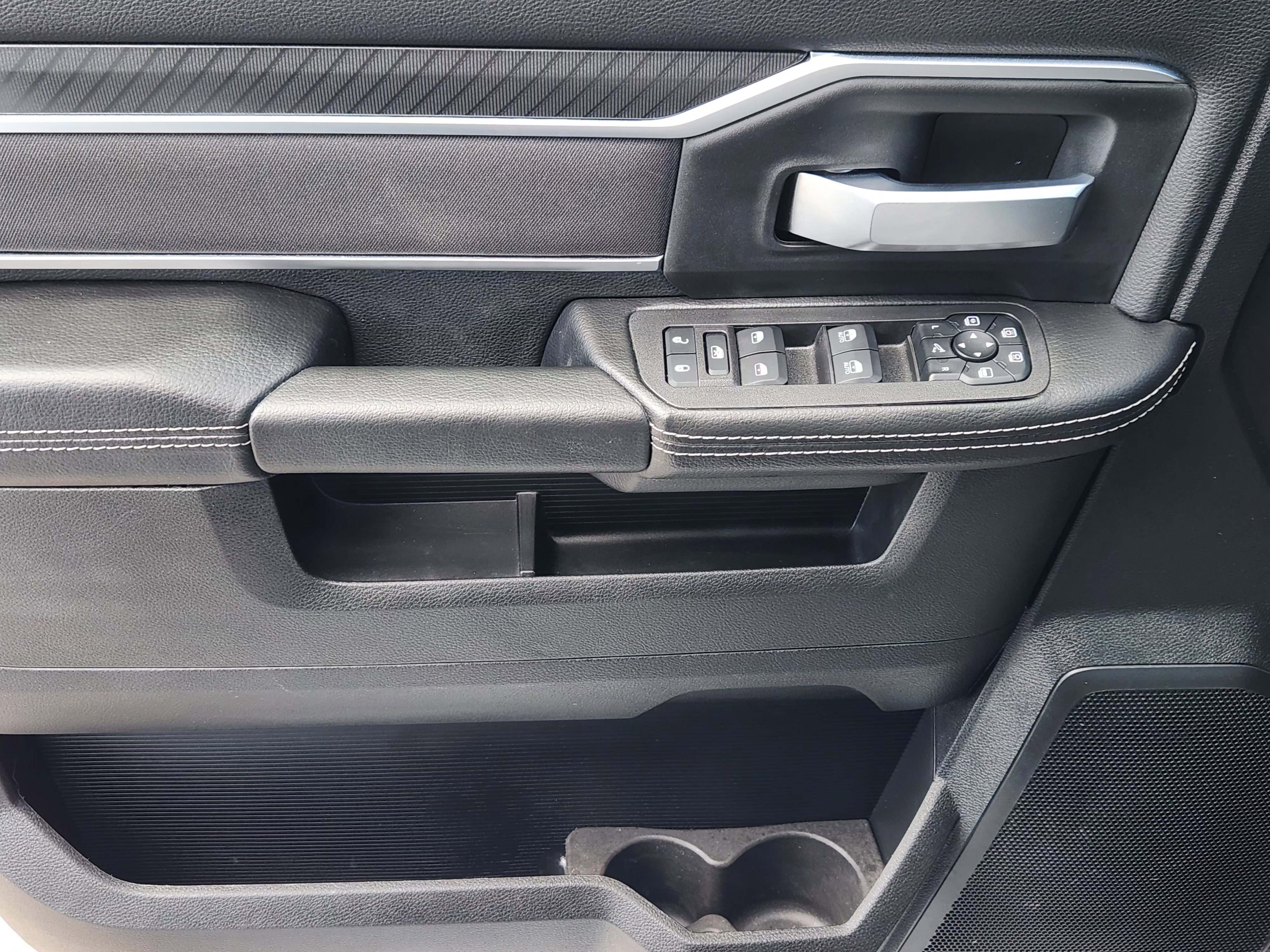 Used 2025 RAM 2500 Big Horn AWD/4WD image 25