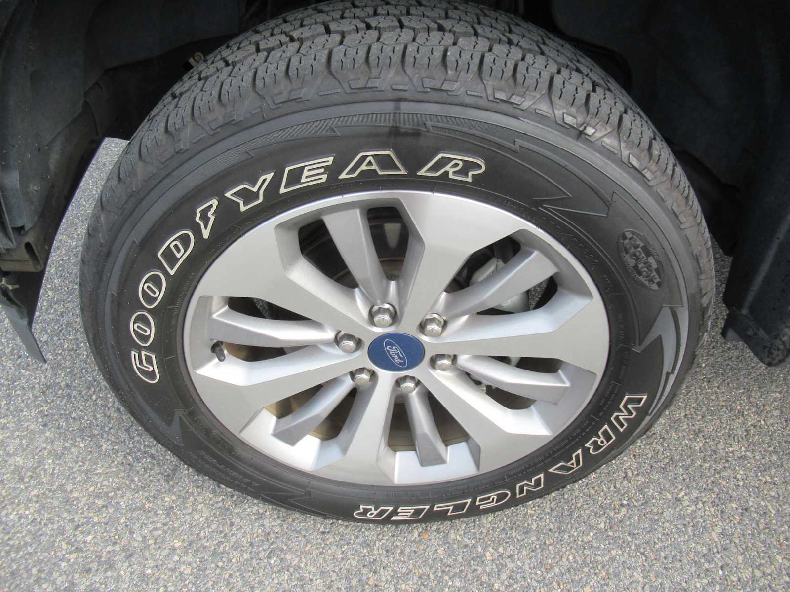 Used 2018 Ford F150 XL w/ Equipment Group 101A Mid AWD/4WD image 9