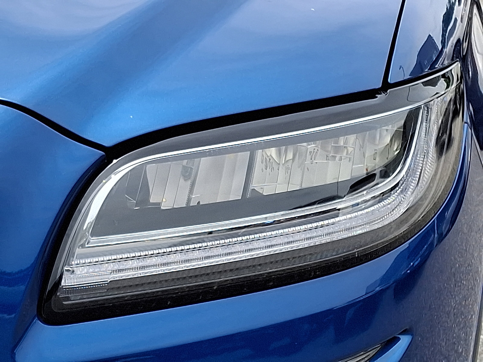 Used 2021 Lincoln Nautilus Reserve w/ Cargo Utility Package image 9