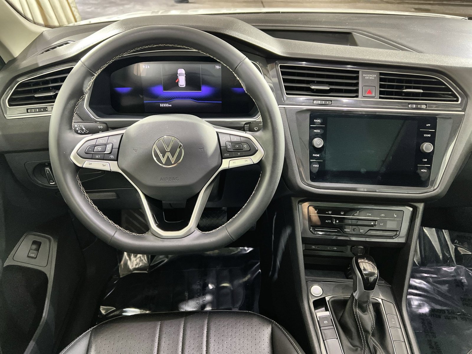 Used 2024 Volkswagen Tiguan SE FWD image 23